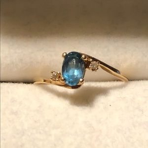 10k yellow gold Plue Topaz Diamond ring
